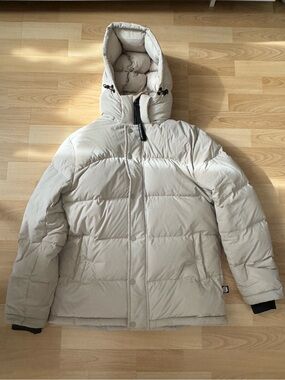 Aritzia Cream Super Puff - Mid Length